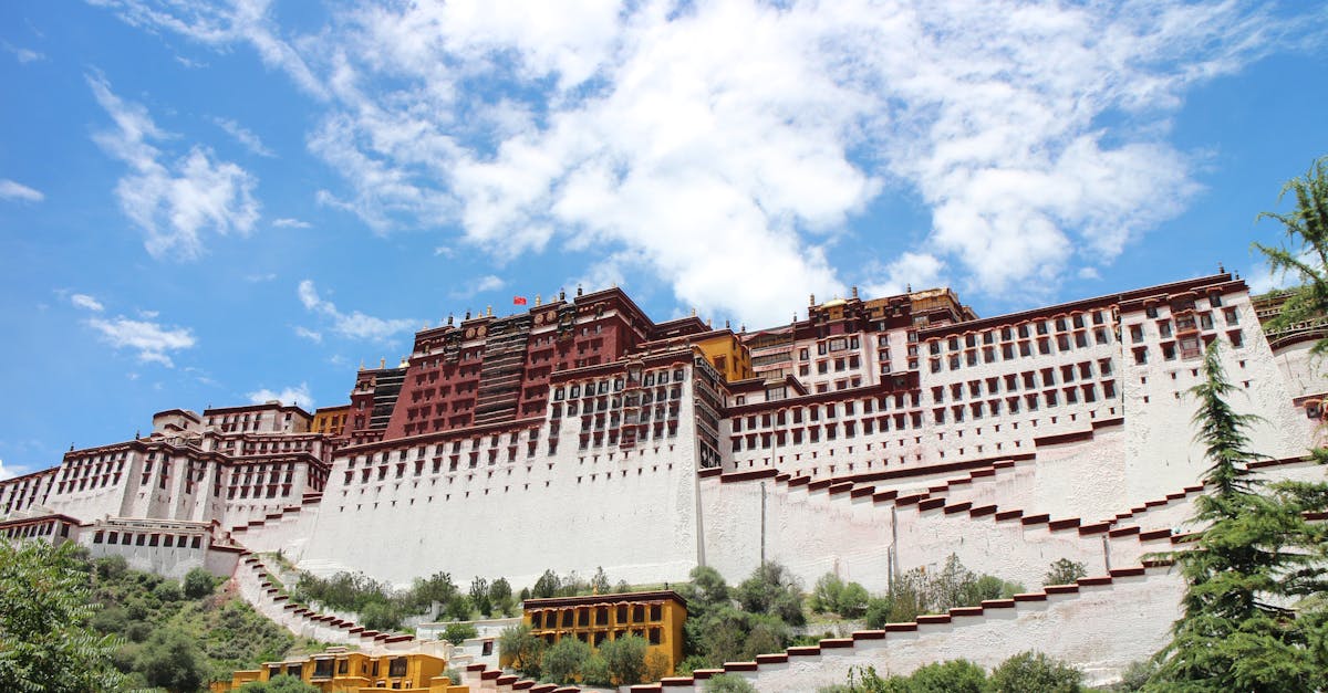 discover the enchanting city of lhasa, the heart of tibetan culture and spirituality, with its magnificent monasteries, historic palaces, and breathtaking mountain landscapes.